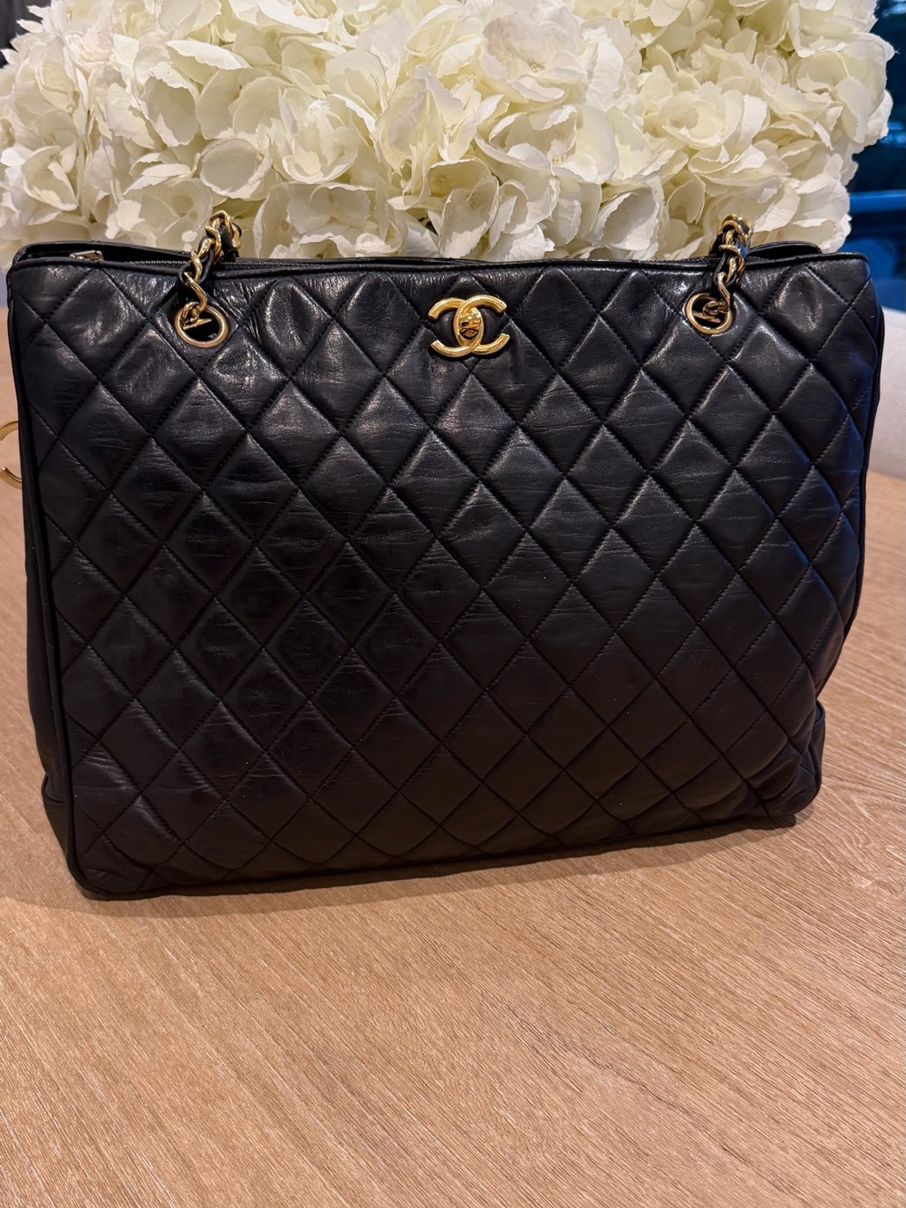 CHANEL Black Quilted Leather Shoulder Bag with Gold CC Hardware - Picture 1 of 12